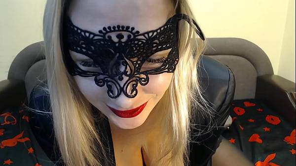 sexwife controls the handjob, fucking her juicy holes with vulgar conversations.
