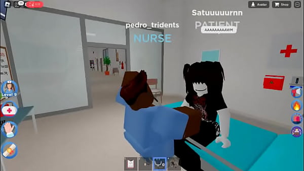 NURSE PIROCA ENCONTRA PACIENTE DANDO MOLE NO CU...