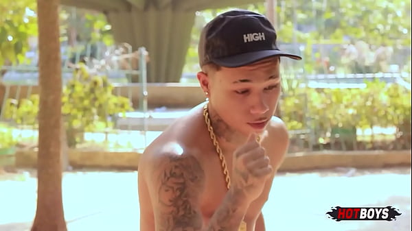 Dando gostoso pro tatuado!