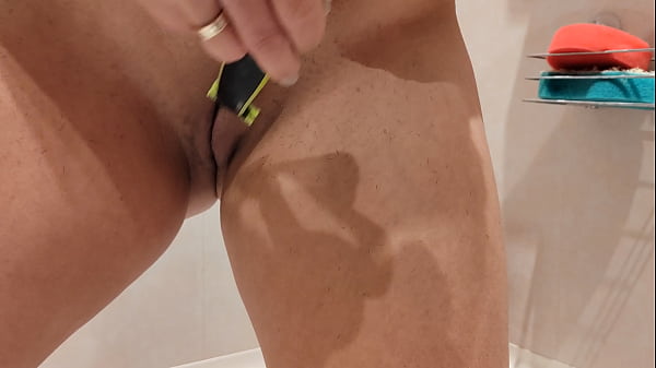 Watch how stepsister with natural tits prepare pussy before party. Close up pussy shaving, perfect pussy lips and bouncing tits