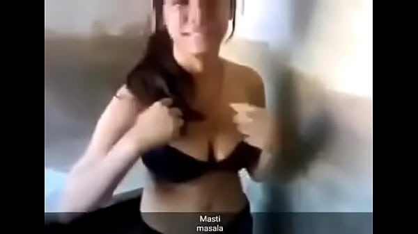 Hot Desi girl removing..