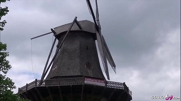 GERMAN TEEN COUPLE PEE AND FUCK OUTDOOR IN FOREST AT BERLIN