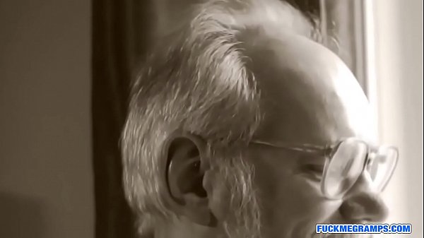 Horny babe with big ass loves seasoned cock