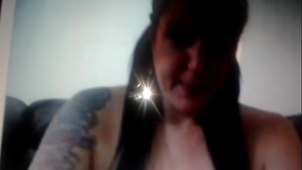 White whore sticks dildo down her mouth for gues