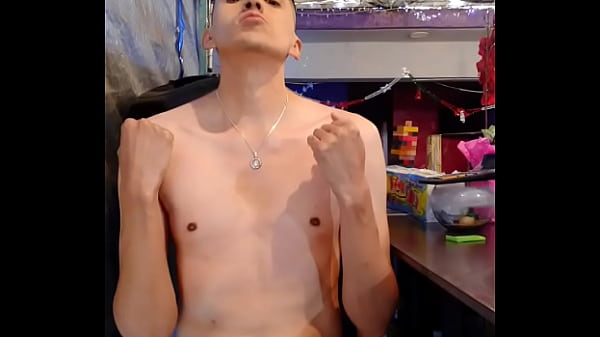 Desnudo en la barra del bar