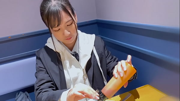 https://bit.ly/3Kk01dF  An exceptionally cute beautiful girl. Grab the masochist man's dick and insert it raw into her own pussy. A large amount of vaginal cum shot to a small pussy with a hip swing at the woman on top posture. Japanese amateur teen