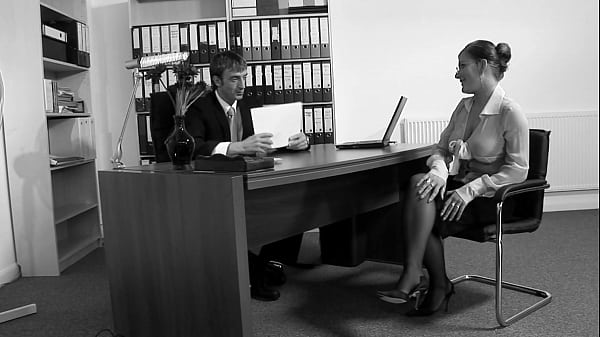 Office babe Nicole Poleski wants to get ahead at work