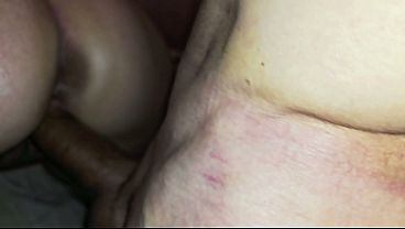 Fodendo e mijando na gostosa