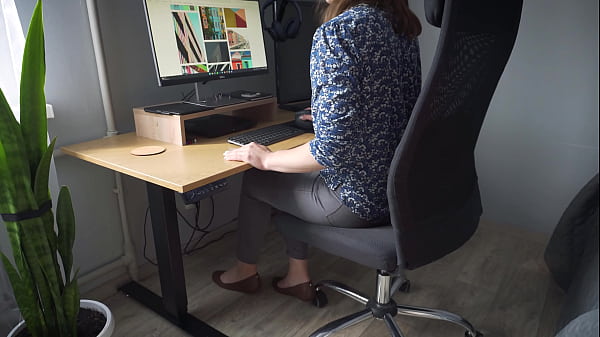 Indian stepsister maxi pads masturbates and has camel toe and orgasms in her pussy in 4k