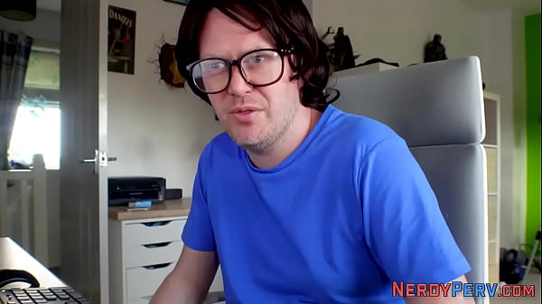 Download Video - Amateur brit gets cumshot after sucking