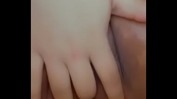 Bbw Latina Jouant Avec Une Chatte Humide Et Crémeuse