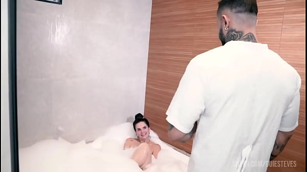 FUCKING THE MOST FAMOUS BATHTUB MUSE IN BRAZIL