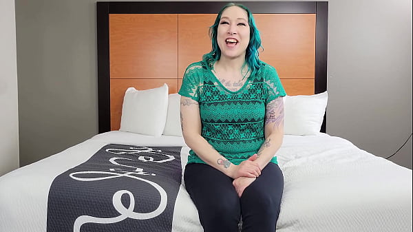 Ahmmm... Essa marquinha... Garota Dourada merece ser fodida no pelo, n&eacute;?