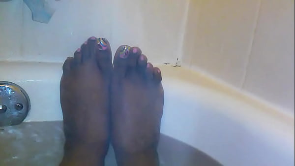 hot and wet pretty feet