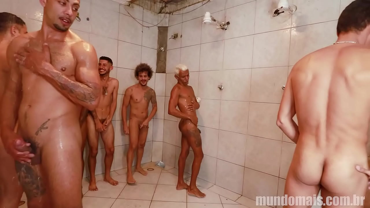 El partido de fútbol termina en una suruba en la ducha y el vestuario.
                           hardcore big ass hardsex orgy big cock gay sex mundomais gay porn muchos negros