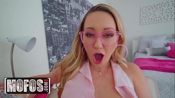 I Know That Girl - (Sam Shock, Adira Allure) - Cant Take the Study Break - MOFOS