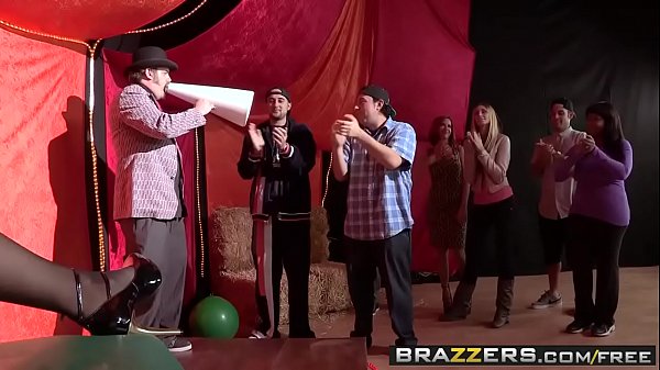 Brazzers - Shes Gonna Squirt - Nora Noir Veronica Avluv and Johnny Sins -  Circus Squirtus