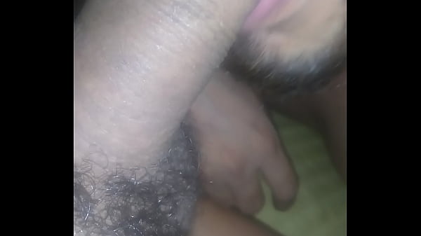 Download Video - Botando o pau de um tekador pra ficar duro