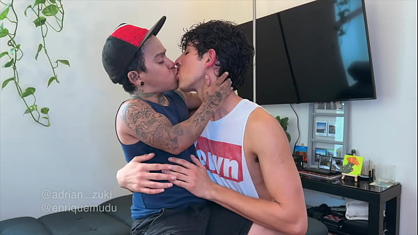 Tiny guy takes a massive cock - enriquemudu & a...