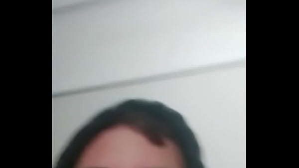 esfregando a xota no asfalto