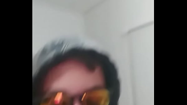 esfregando a xota no asfalto