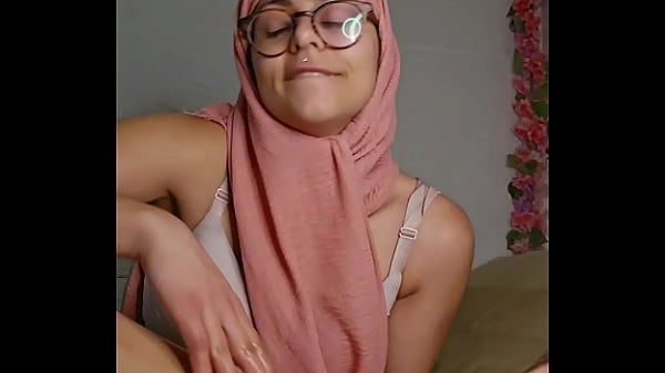 Arab HouseWife Mia Niqab Feet Compilation