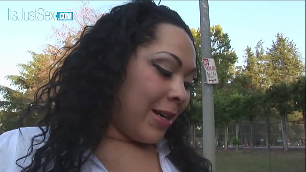 Download Video - Chunky Chick Isabelle Cream Spreads Her Fat Legs For Some Dick