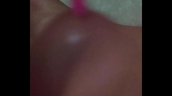 Jugando un poquito con mi pene