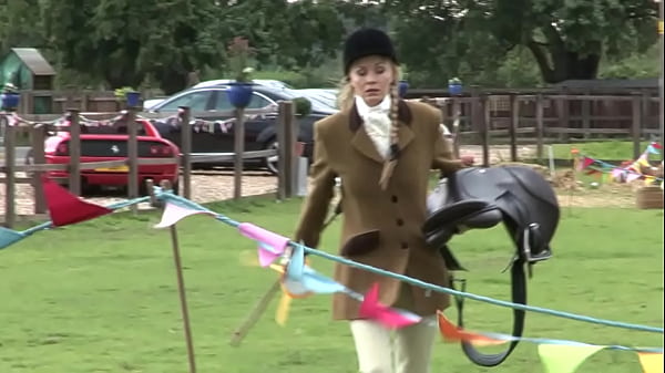 Carolina De Lys Takes Her Commanders Cock