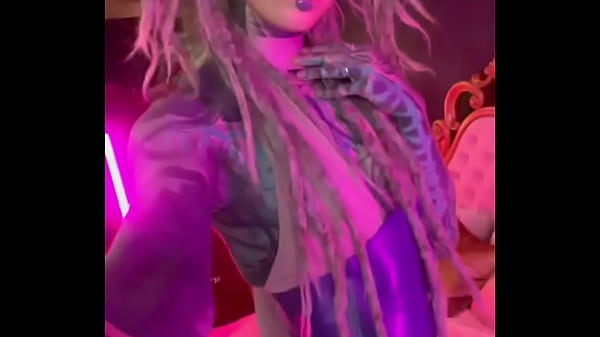 How do you like my outfit matching with the light? ? #outfitcheck #lightingvibes #styleinspo #anuskatzz #anuskatz #...