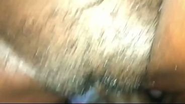 興奮した黒人女性の熱いセックス