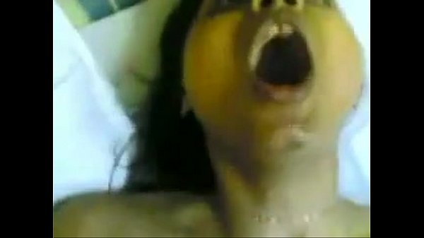 Bengali Plantureuse Aux Gros Seins En Lingerie Rouge Milf Prend Une Charge Sur Son Visage