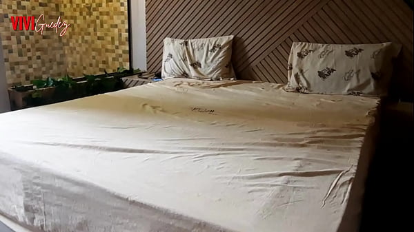 LETICIA NOVINHA HOTWIFE GOZANDO NO PAUZ&Atilde;O DO NEG&Atilde;O BBC SEM CAMISINHA