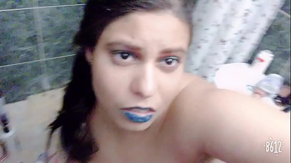 Ginger Paris BBW Princess Using the Bathroom