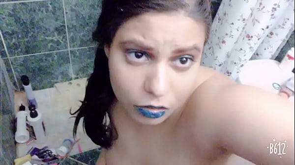 Ginger Paris BBW Princess Using the Bathroom