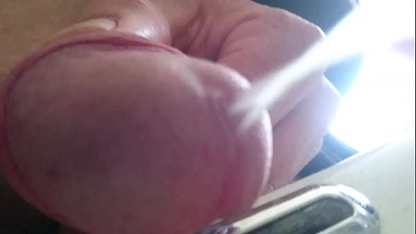 Closeup Pissing in the sink 2
