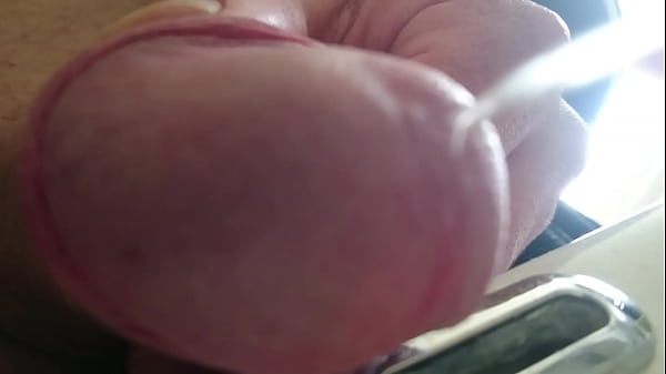 Closeup Pissing in the sink 2