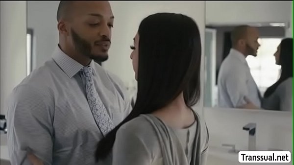 TS Khloe cheats oh her unfaithful husband