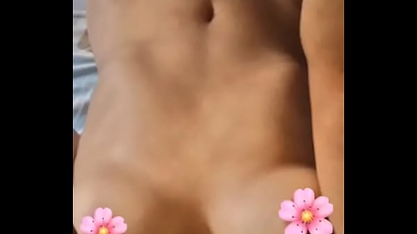 Beth Petite Chatte Lisinha