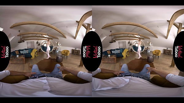 VIRTUAL TABOO - Split On 's Cock