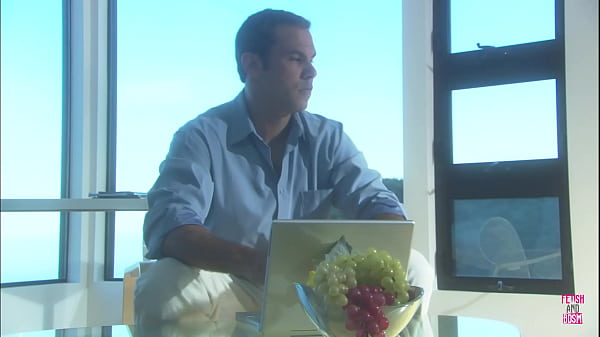 This lovely couple banged outdoors in the middle of a lake in a small boat