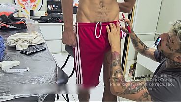Download Video - O volume no short do jogador subiu na hora que toquei na coxa