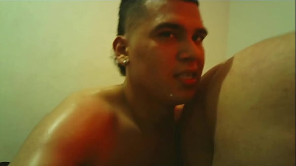 HARD SEX WITH COLOMBIAN GORDIBUENA, HE LOVES TO BREAK THAT VAGINA AND SWALLOW MY MILK