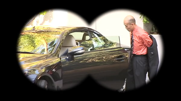 MILF gostosa trepando com 2 caras na frente do marido voyeur