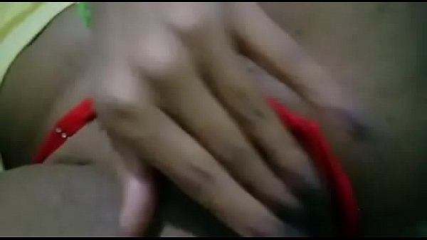 Download Video - Casada&comma;tem amante e ainda fica fudendo no zap