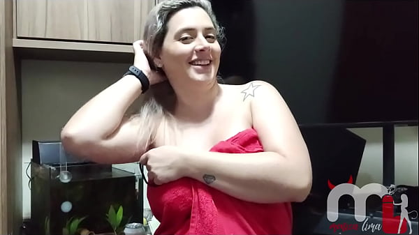 Download Video - Marido devendo para agiota e o jeito foi entregar a mulher a mulher como pagamento de d&iacute;vida&comma; a safada deu at&eacute; o cu para o agiota e o seguran&ccedil;a dele&period;