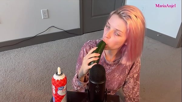 ASMR-Cucumber Sucking
