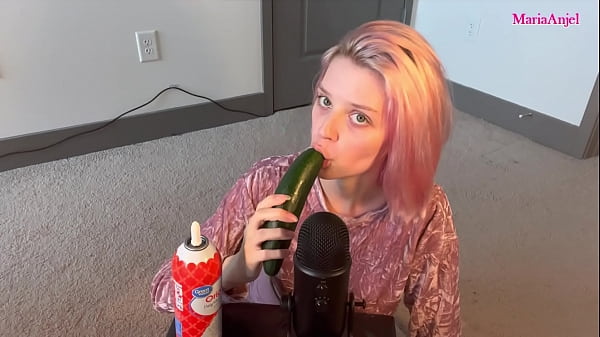 ASMR-Cucumber Sucking