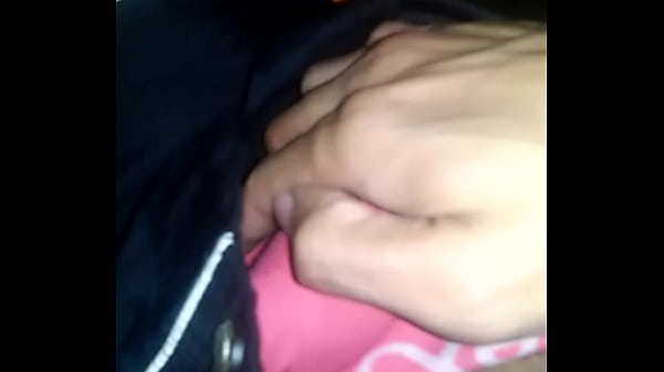 Magrinho mostrando a rola