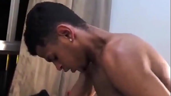 Kadu Ventrí Sentei no entregador de moveis Bareback